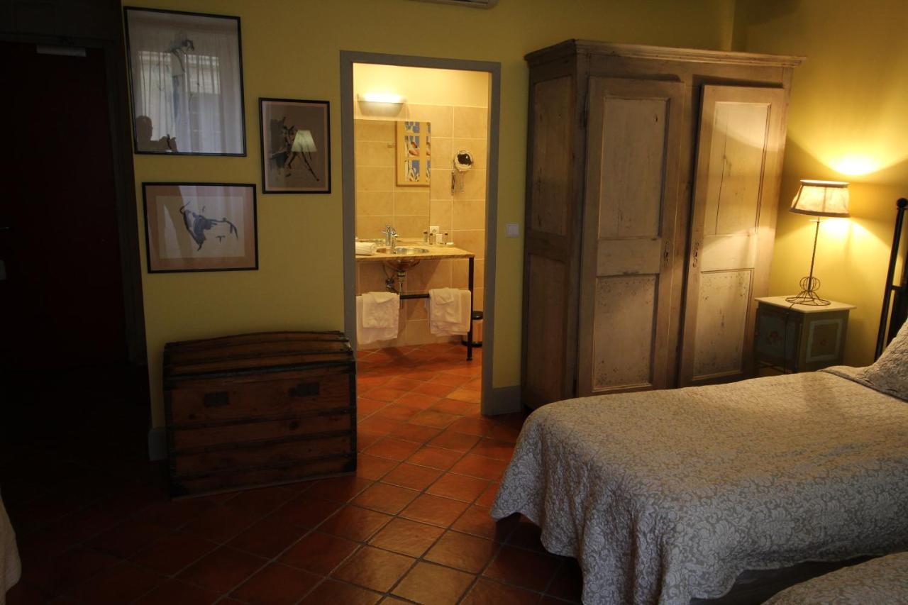 La Parenthese Hostellerie Provencale Uzes Exterior photo